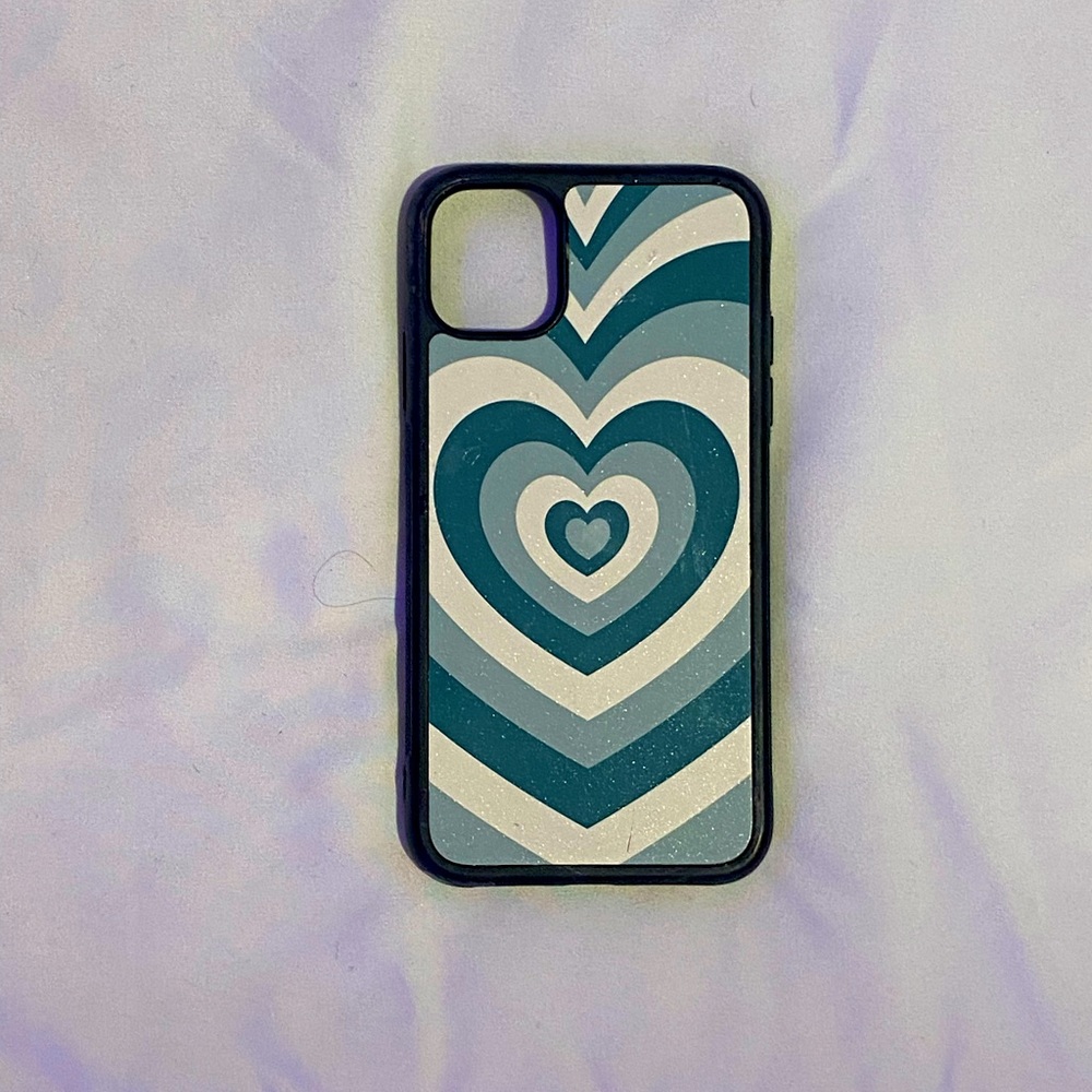 IPhone 11 green heart case